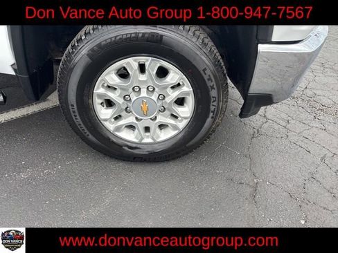 Used 2023 Chevrolet Silverado 2500 LT image 2
