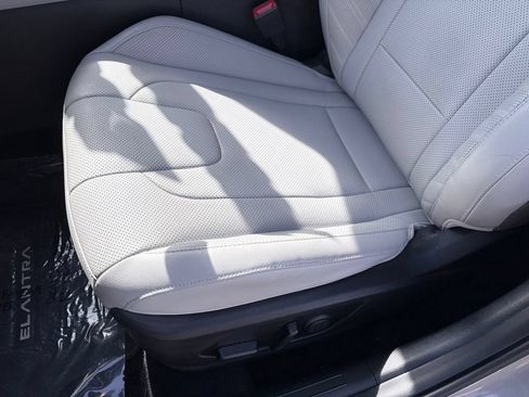 Used 2023 Hyundai Elantra Limited FWD image 9