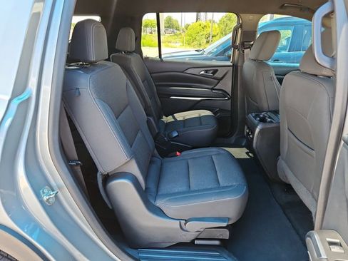 Used 2024 Chevrolet Traverse LT AWD/4WD image 27