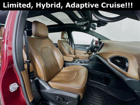 Used 2021 Chrysler Pacifica Limited image 31