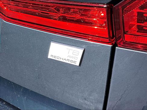 Used 2023 Volvo XC60 T8 Plus w/ Climate Package image 11