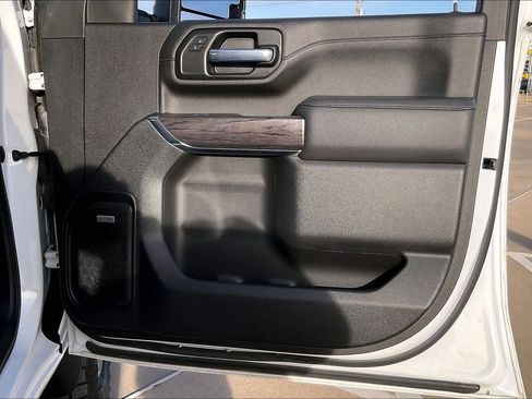 Certified 2021 Chevrolet Silverado 2500 LTZ w/ LTZ Premium Package image 21