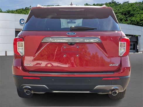 Certified 2021 Ford Explorer XLT w/ Equipment Group 202A image 5
