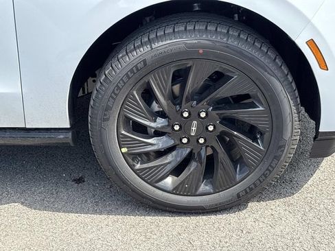 New 2026 Lincoln Navigator L Reserve AWD/4WD image 9