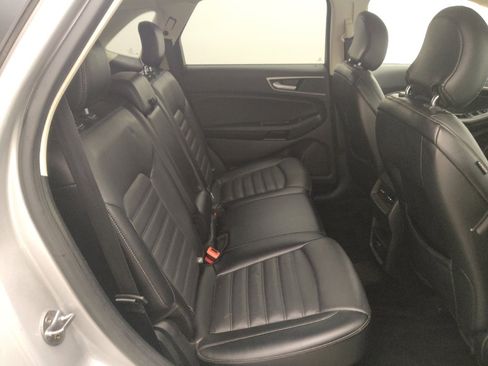 Used 2018 Ford Edge SEL w/ Equipment Group 201A FWD image 19