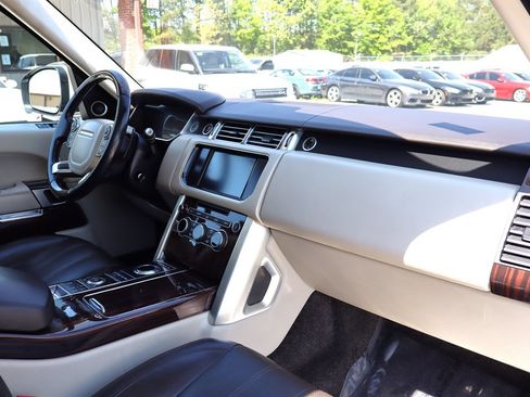 Used 2015 Land Rover Range Rover Supercharged image 18