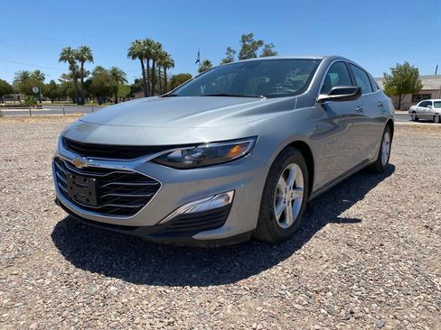 Used 2024 Chevrolet Malibu LS FWD image 2