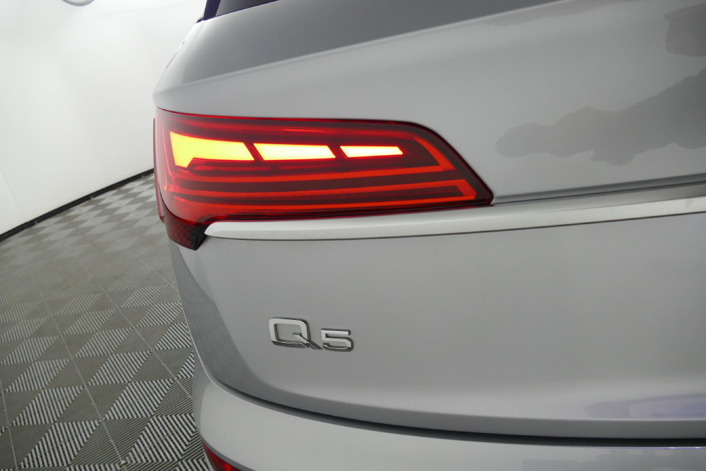Used 2023 Audi Q5 Prestige AWD/4WD image 34