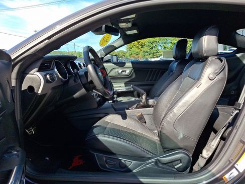 Used 2022 Ford Mustang GT Premium image 13