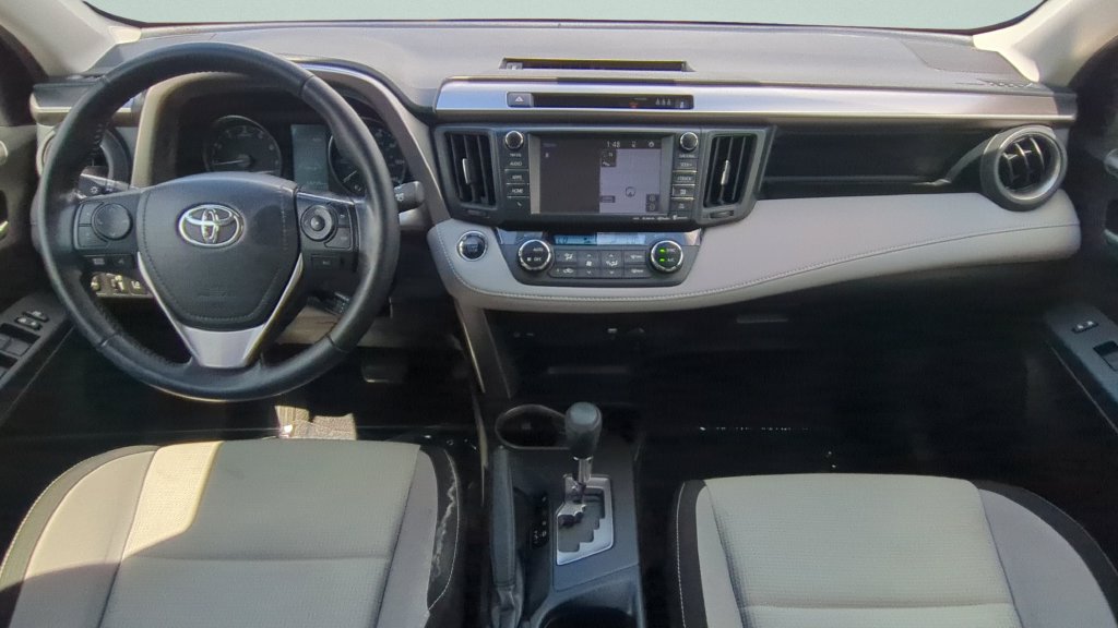 Used 2017 Toyota RAV4 XLE FWD image 11