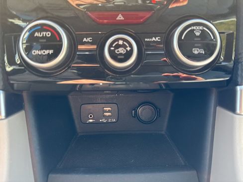 Used 2019 Subaru Forester Premium image 19