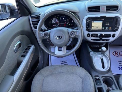 Used 2017 Kia Soul EV image 13