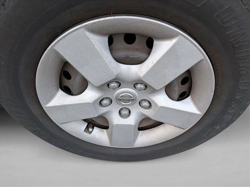 Used 2011 Nissan Rogue S image 10