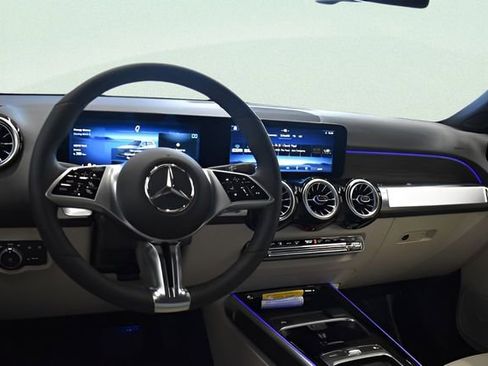 New 2026 Mercedes-Benz GLB 250 4MATIC image 26