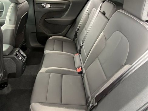 Used 2024 Volvo XC40 Recharge Core w/ Protection Package Premier image 19