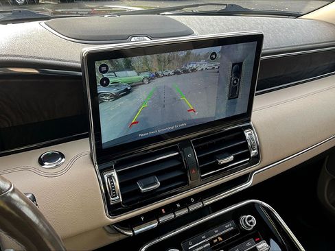 Used 2022 Lincoln Navigator Reserve image 19