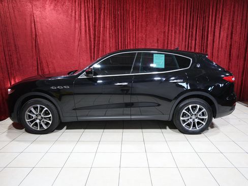 Used 2018 Maserati Levante image 4