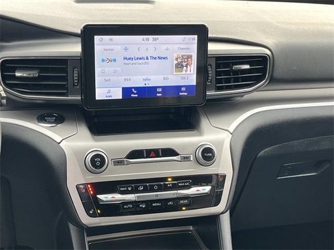 Used 2022 Ford Explorer XLT w/ Equipment Group 202A image 17