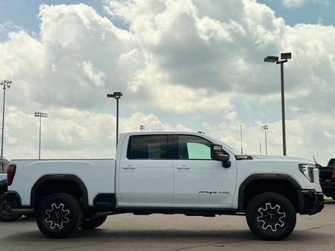 Used 2024 GMC Sierra 2500 AT4X AWD/4WD image 37