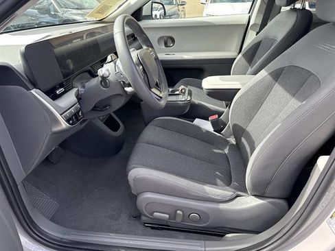 Used 2025 Hyundai Ioniq 5 SE RWD image 16