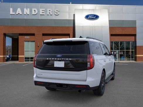 New 2026 Ford Expedition Active RWD image 8