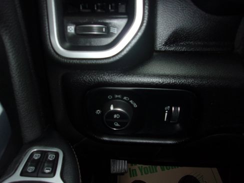 Used 2024 RAM 2500 Big Horn w/ Off Road Package image 20