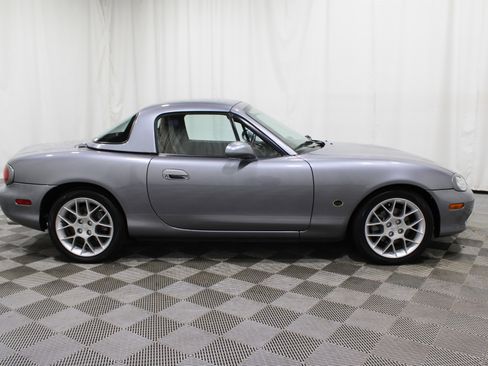 Used 2002 MAZDA MX-5 Miata SE image 19