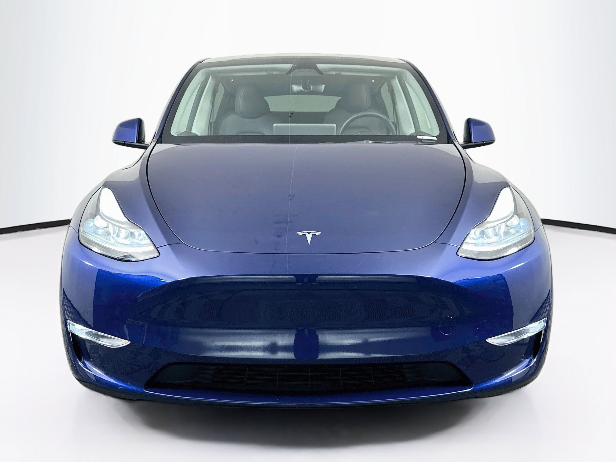 Used 2023 Tesla Model Y Long Range AWD/4WD image 2