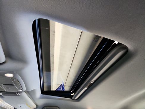 Used 2020 Nissan Armada SL w/ Premium Package image 33