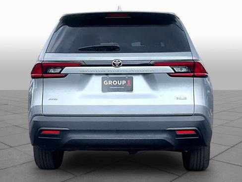 Used 2025 Toyota Grand Highlander AWD image 9