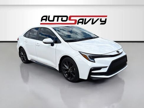 Used 2026 Toyota Corolla SE FWD image 1