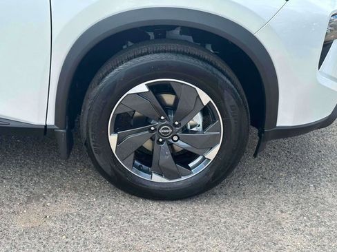 Used 2026 Nissan Rogue SV image 7