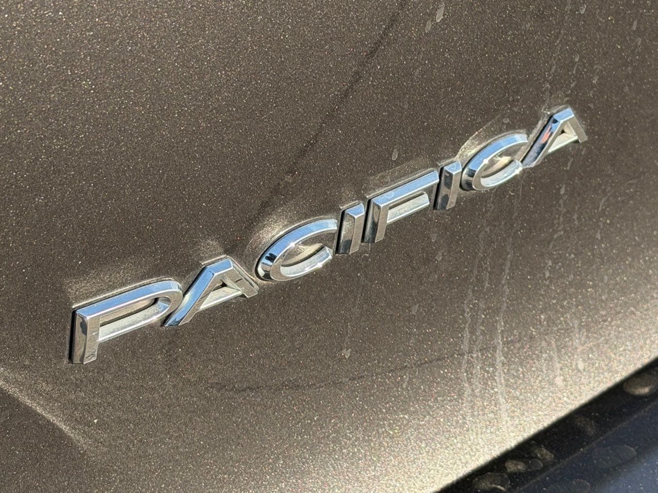 Used 2023 Chrysler Pacifica Touring-L FWD image 10