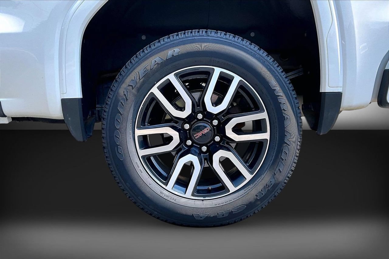 Used 2023 GMC Sierra 1500 AT4 w/ Technology Package AWD/4WD image 36