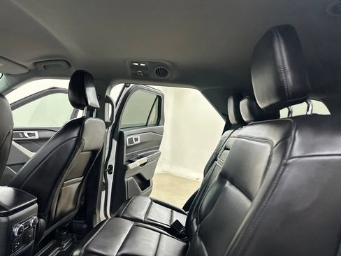 Used 2021 Ford Explorer XLT w/ Equipment Group 202A AWD/4WD image 35