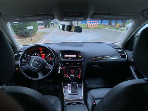 Used 2011 Audi Q5 2.0T Premium image 11