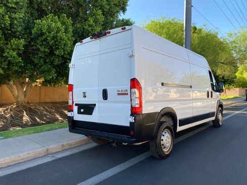 Used 2022 RAM ProMaster 2500 w/ Convenience Group FWD image 4