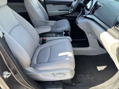 Used 2019 Honda Odyssey EX image 9