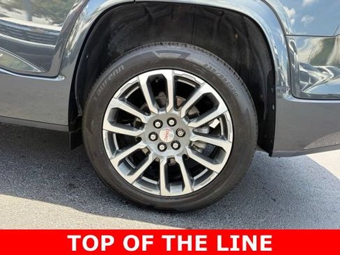 Used 2022 GMC Acadia Denali w/ Denali Ultimate Package FWD image 10