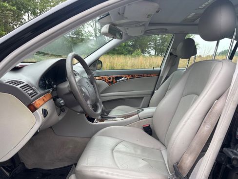 Used 2003 Mercedes-Benz E 320 Sedan image 10