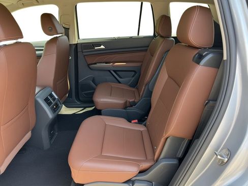 Used 2023 Volkswagen Atlas SE AWD/4WD image 7