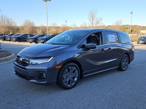 Used 2026 Honda Odyssey Touring image 3