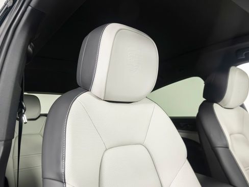 Certified 2025 Porsche Cayenne S AWD/4WD image 39