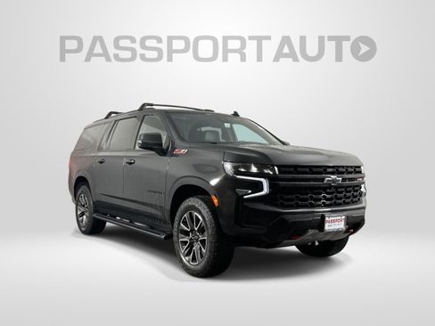 Used 2024 Chevrolet Suburban Z71 w/ Luxury Package AWD/4WD image 3