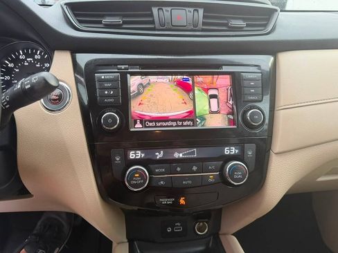 Used 2018 Nissan Rogue SV w/ Premium Package AWD/4WD image 15