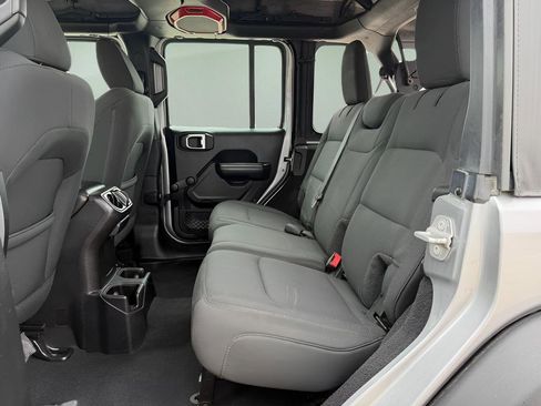 Used 2021 Jeep Wrangler Unlimited Sport image 11