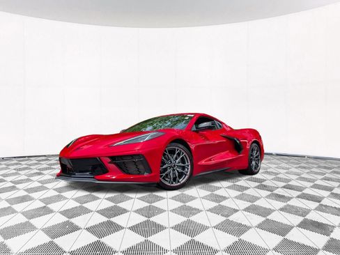Used 2024 Chevrolet Corvette Stingray Coupe w/ 1LT RWD image 2