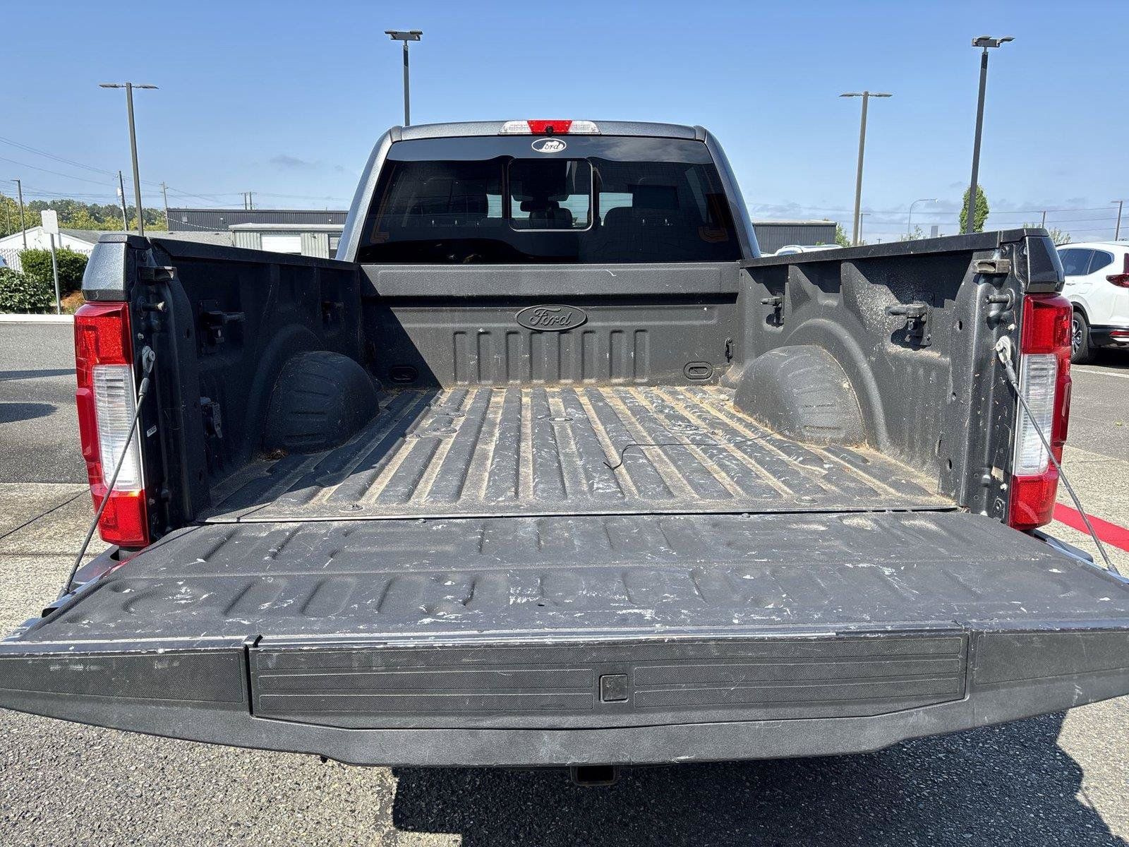 Used 2019 Ford F350 Lariat AWD/4WD image 9