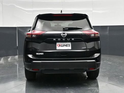 Used 2025 Nissan Rogue SV AWD/4WD image 12