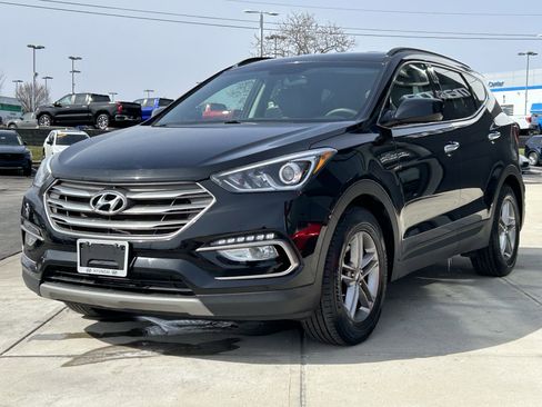 Used 2017 Hyundai Santa Fe Sport image 3